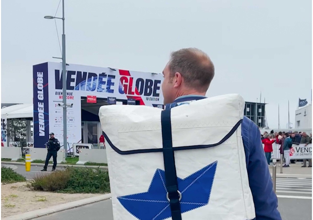 Friendly Frenchy sur le village du Vendée Globe 